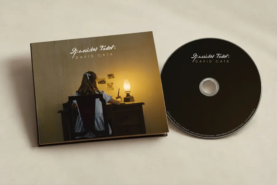 The album “Queridos todos:” with its CD